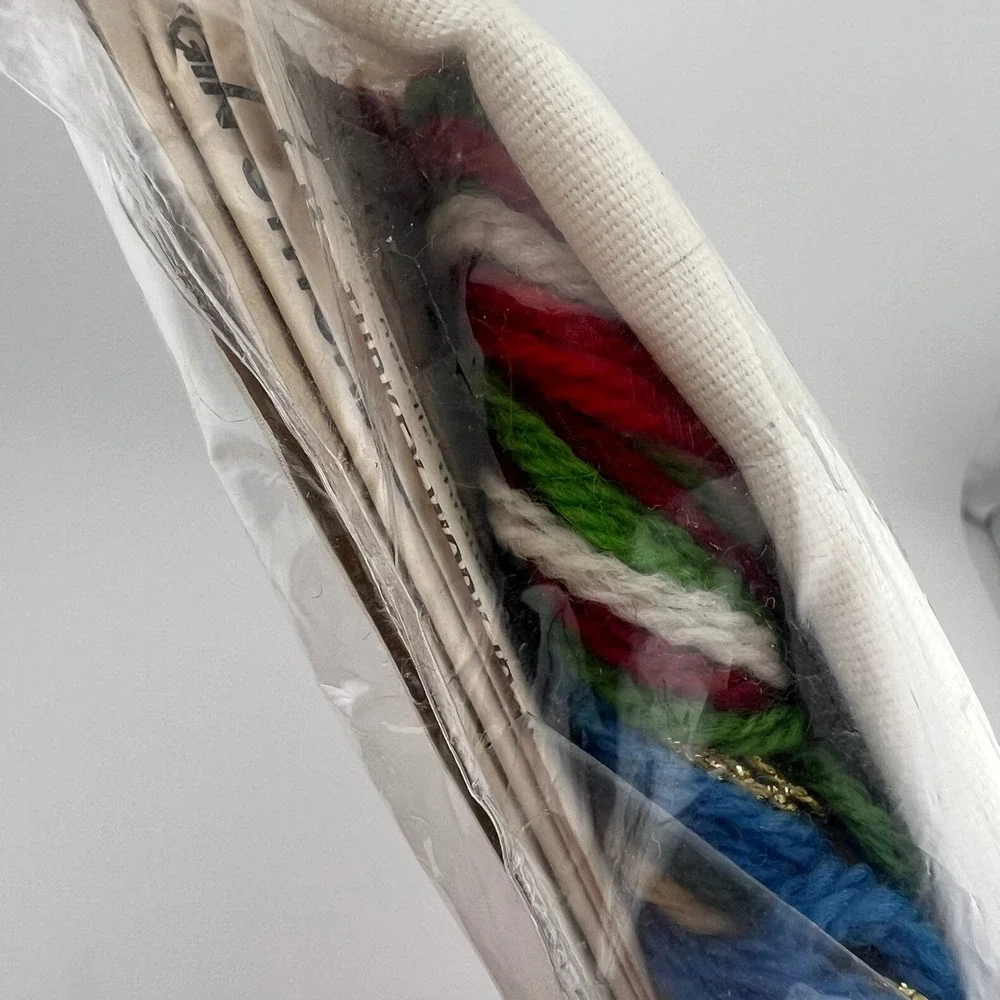Vintage Columbia Minerva Stitchery Ornaments Kit 1982 Christmas Gift Bags‎